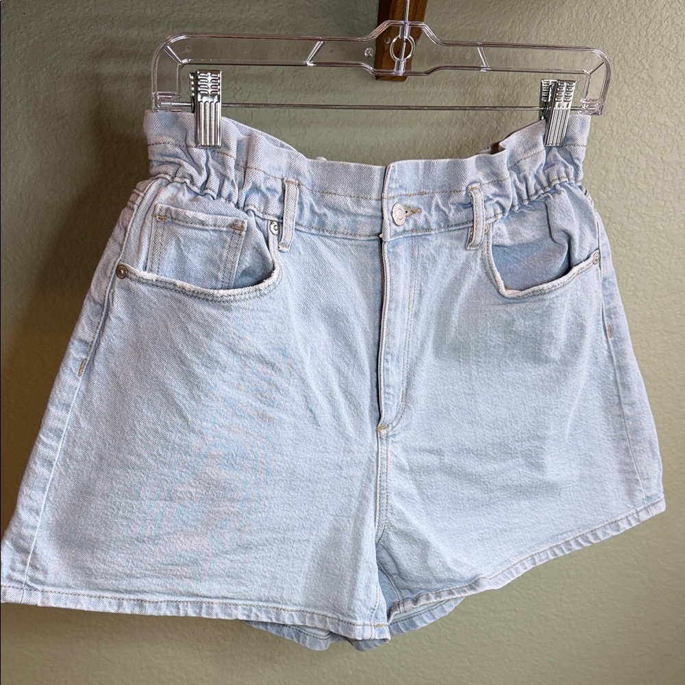 LOFT Light Wash Denim Shorts – High Rise Size 29/8